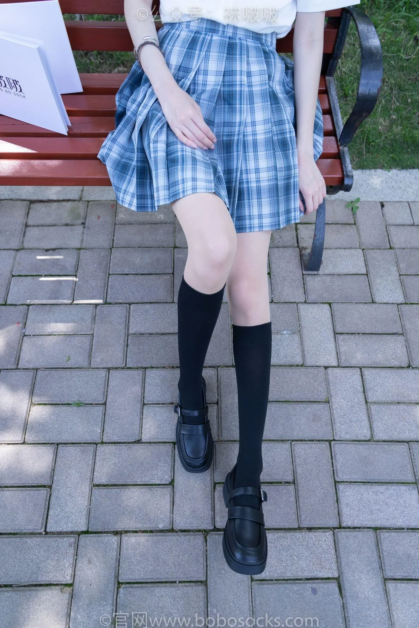 [BoBoSocks袜啵啵]NO.007 稚予-JK制服、皮鞋、黑色中筒棉袜、肉丝 [143P]插图